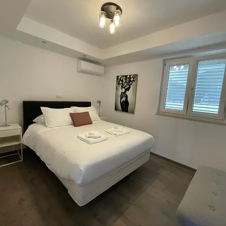 M #6- Sea View, Breakfast & Free Garage Parking