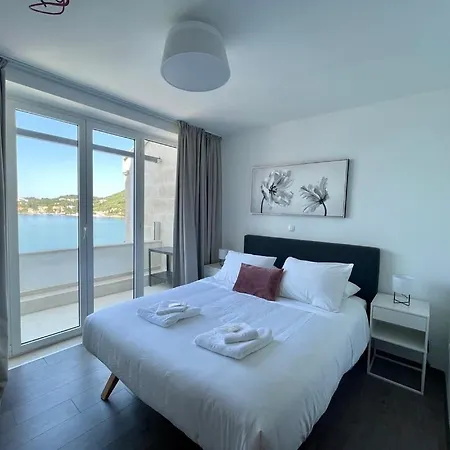 M #6- Sea View, Breakfast & Free Garage Parking Apartamento